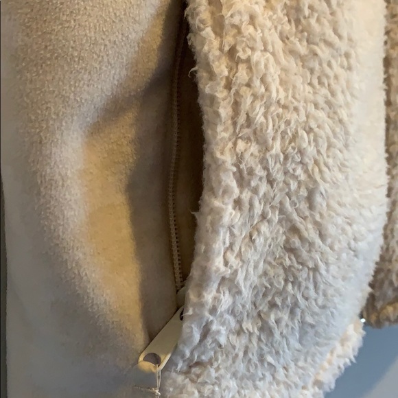 Fleece Columbia Vest - Picture 3 of 5